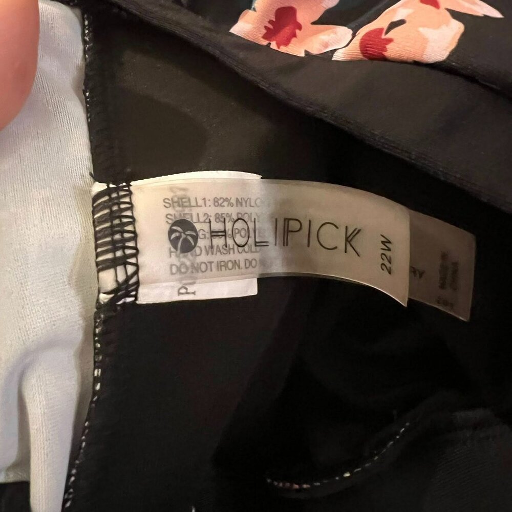 Size 22W - Holipick - Black and Floral Swim Top - Picture 4 of 7